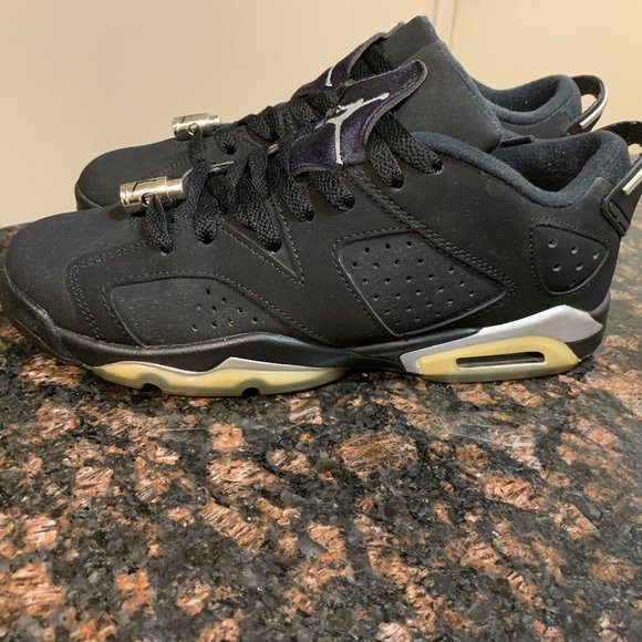 Gently Pre-Owned Air Jordan 6 Retro Low “chrome”